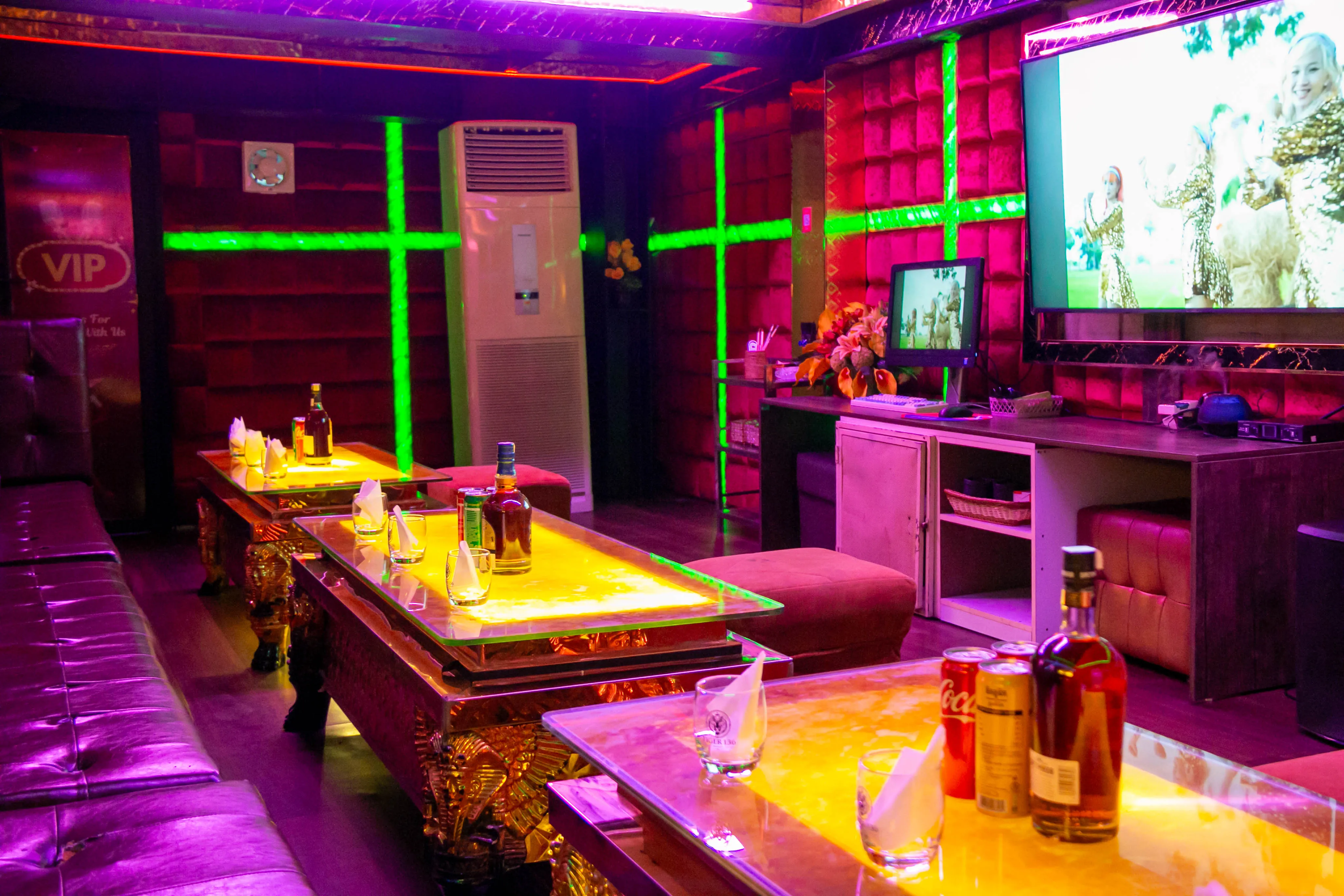Tiger Bar 136 Atmosphere 8